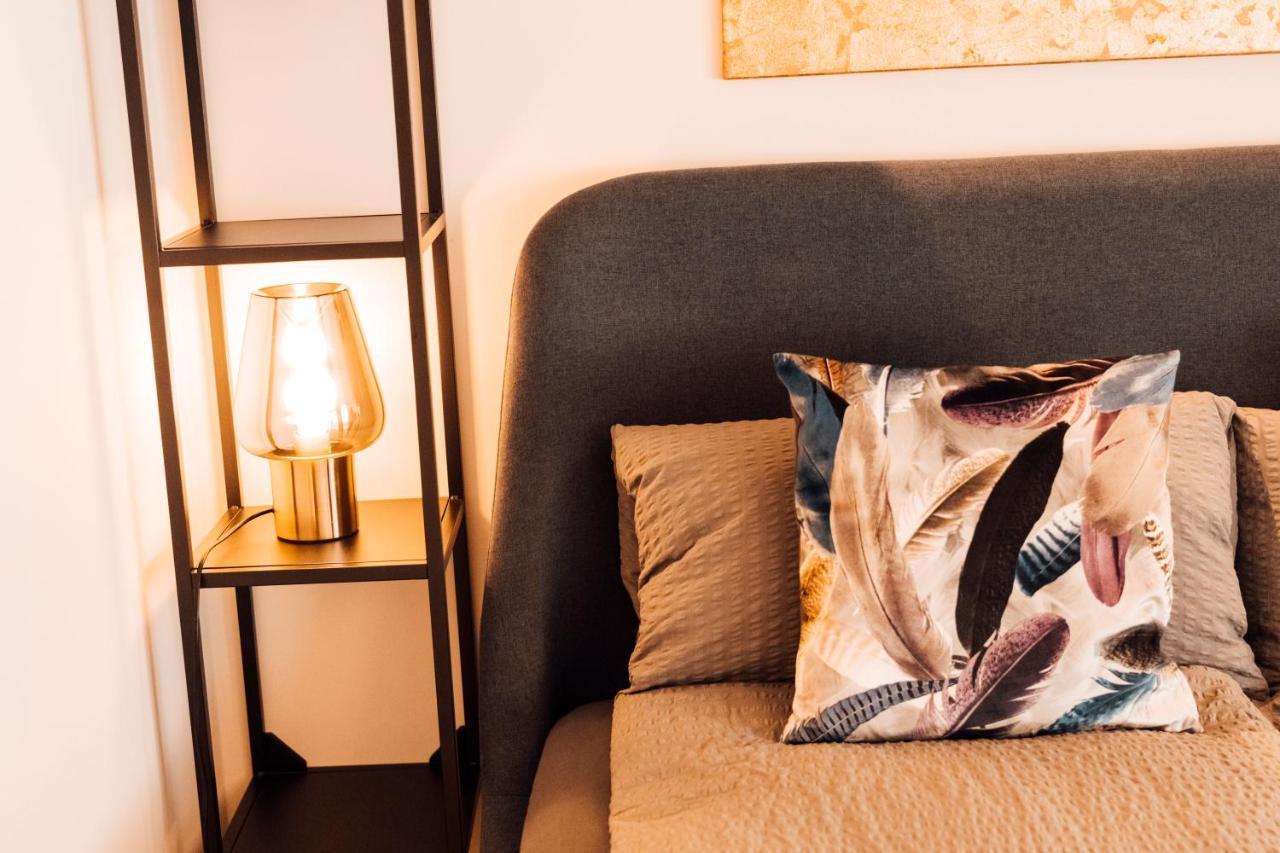 Stay At Smilla - Boutique Apartments Mit Kueche - Parken - Klima - Netflix - Waschmaschine Wiesbaden Exteriör bild