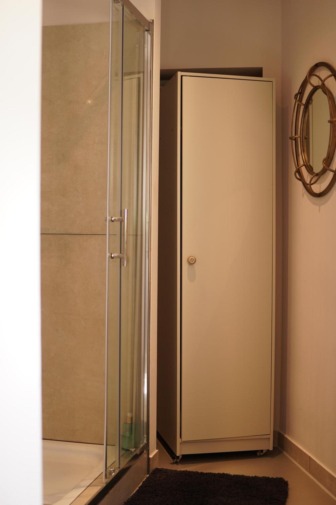 Stay At Smilla - Boutique Apartments Mit Kueche - Parken - Klima - Netflix - Waschmaschine Wiesbaden Rum bild