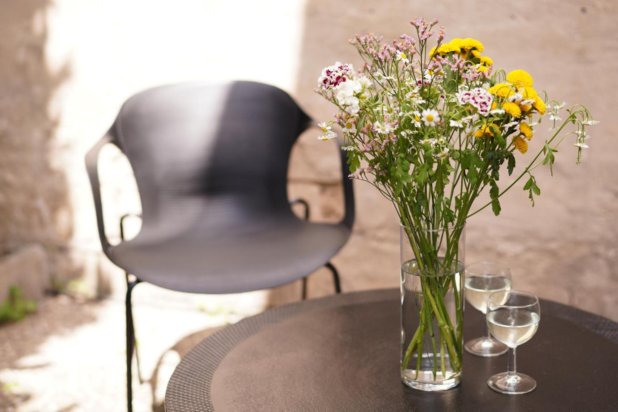 Stay At Smilla - Boutique Apartments Mit Kueche - Parken - Klima - Netflix - Waschmaschine Wiesbaden Rum bild
