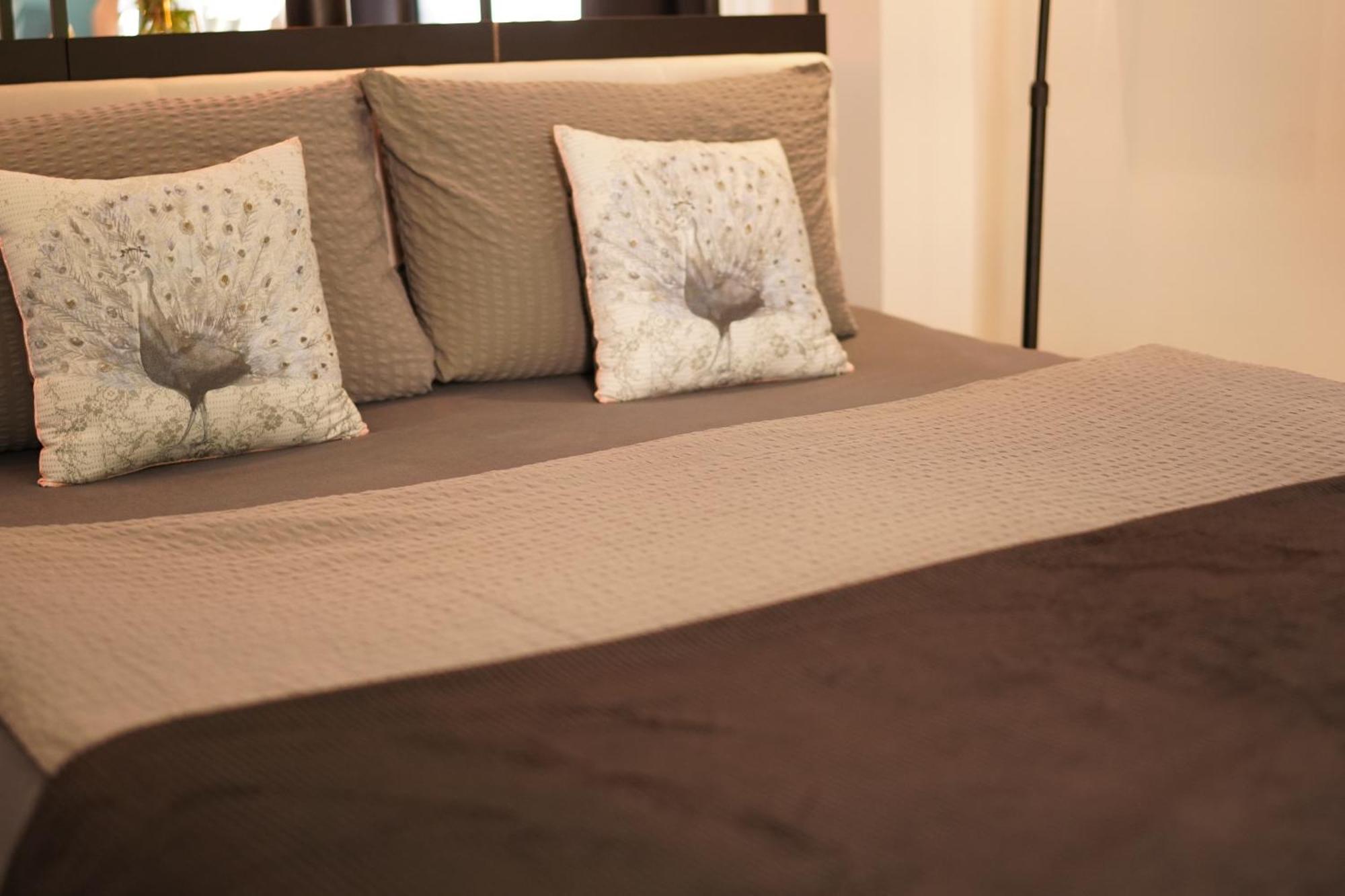 Stay At Smilla - Boutique Apartments Mit Kueche - Parken - Klima - Netflix - Waschmaschine Wiesbaden Rum bild